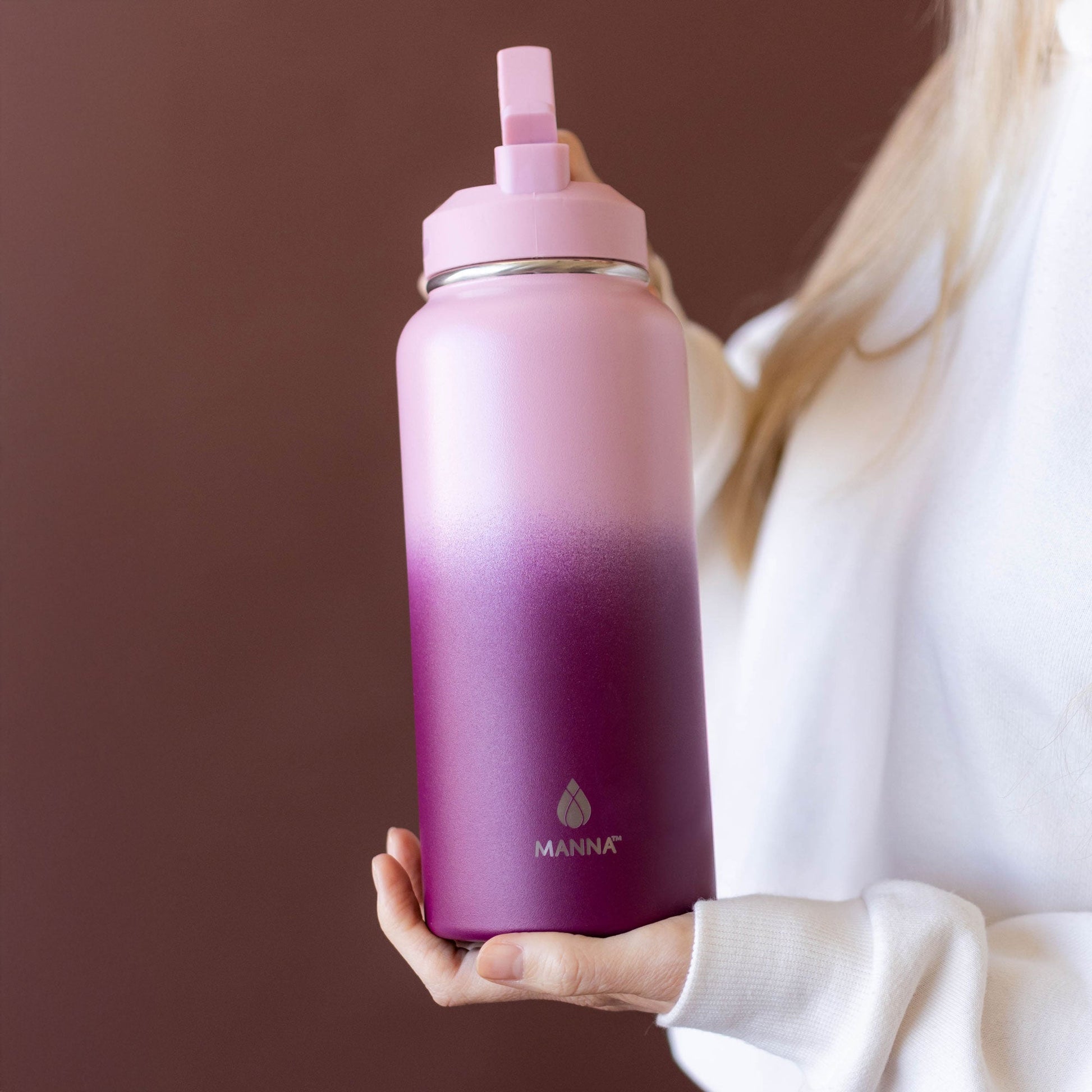 32-oz-powel-bottle-c2 32_Manna_Website_Lifestyles-2.jpg